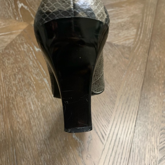 Vintage 90’s Enzo Angiolini gray snakeskin heels - Picture 11 of 15